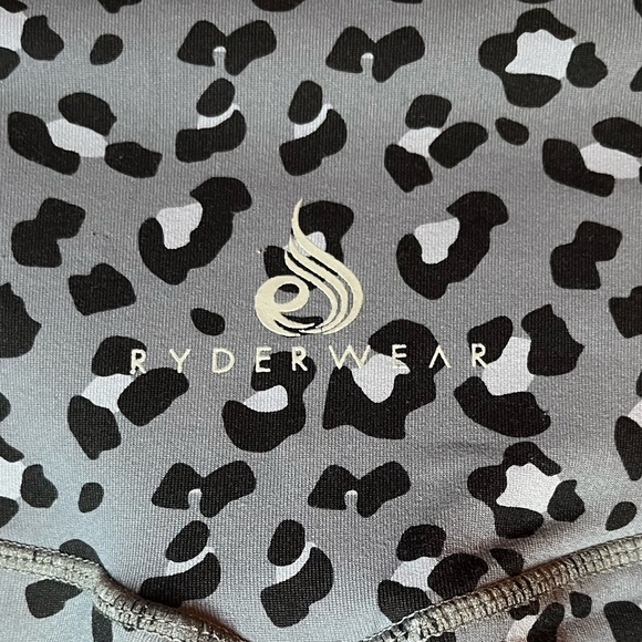 Ryderwear | Hybrid Full Length Leggings in
Steel Blue Leopard Size XS - Picture 7 of 9